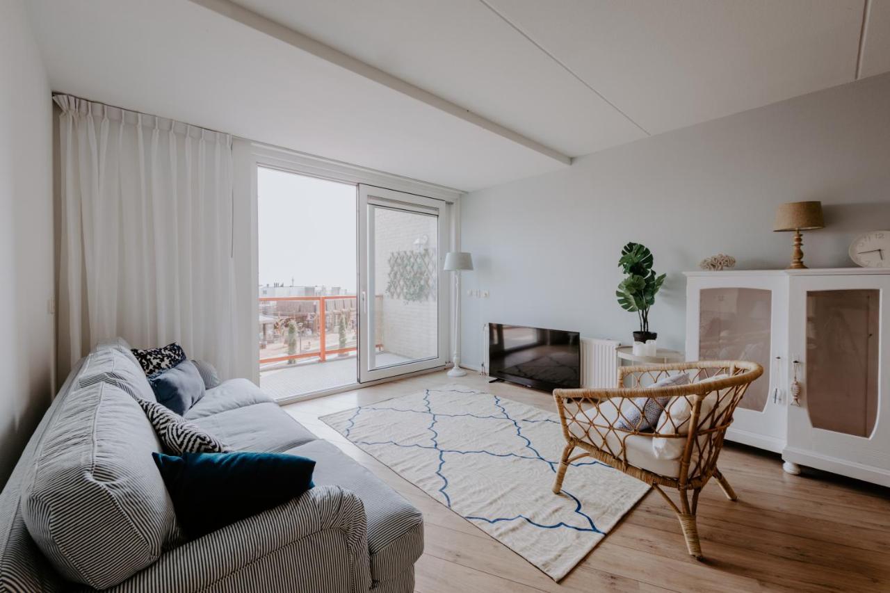 Stijlvol appartement op strand Makkum Buitenkant foto